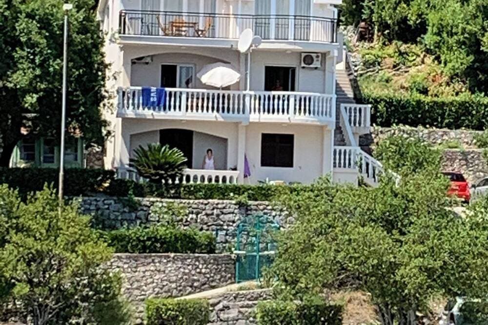 Foto 11 von 30: Villa Radonic Unit B - Atemberaubende Aussicht, tolle Lage, Uferpromenade, Parkplatz