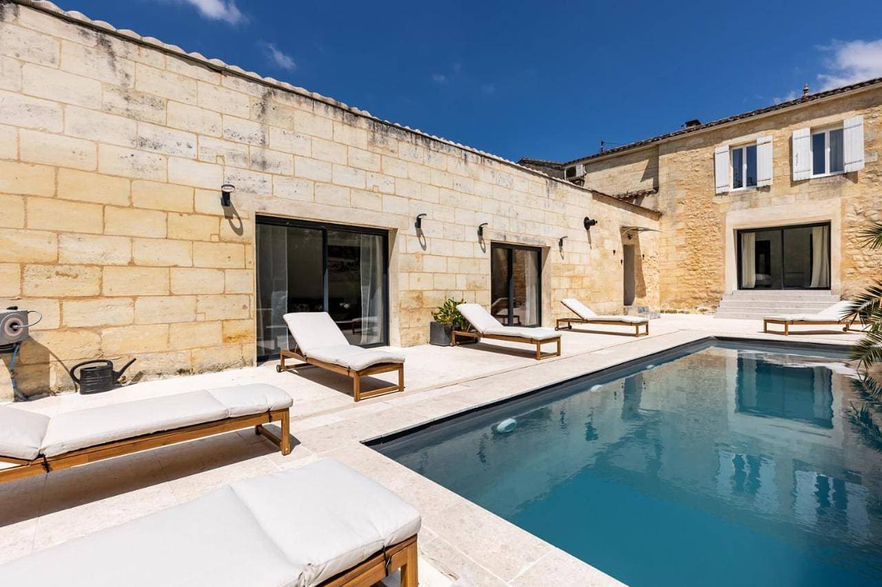 Foto 4 von 57: Villa with Private Pool