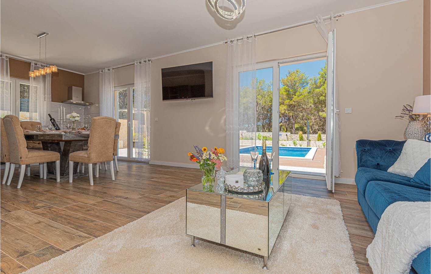 Foto 8 von 44: Gemütliche Ferienwohnung in Küstennähe mit Pool und Terrasse, 1,5 km von Zaboric entfernt