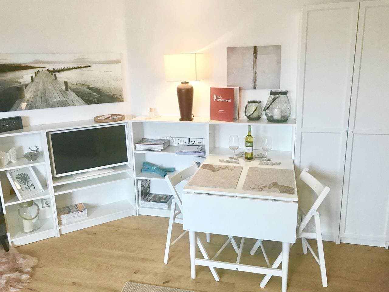 Foto 8 von 13: Einzimmerapartment 'Sunset' mit Seeblick, privater Terrasse und WLAN