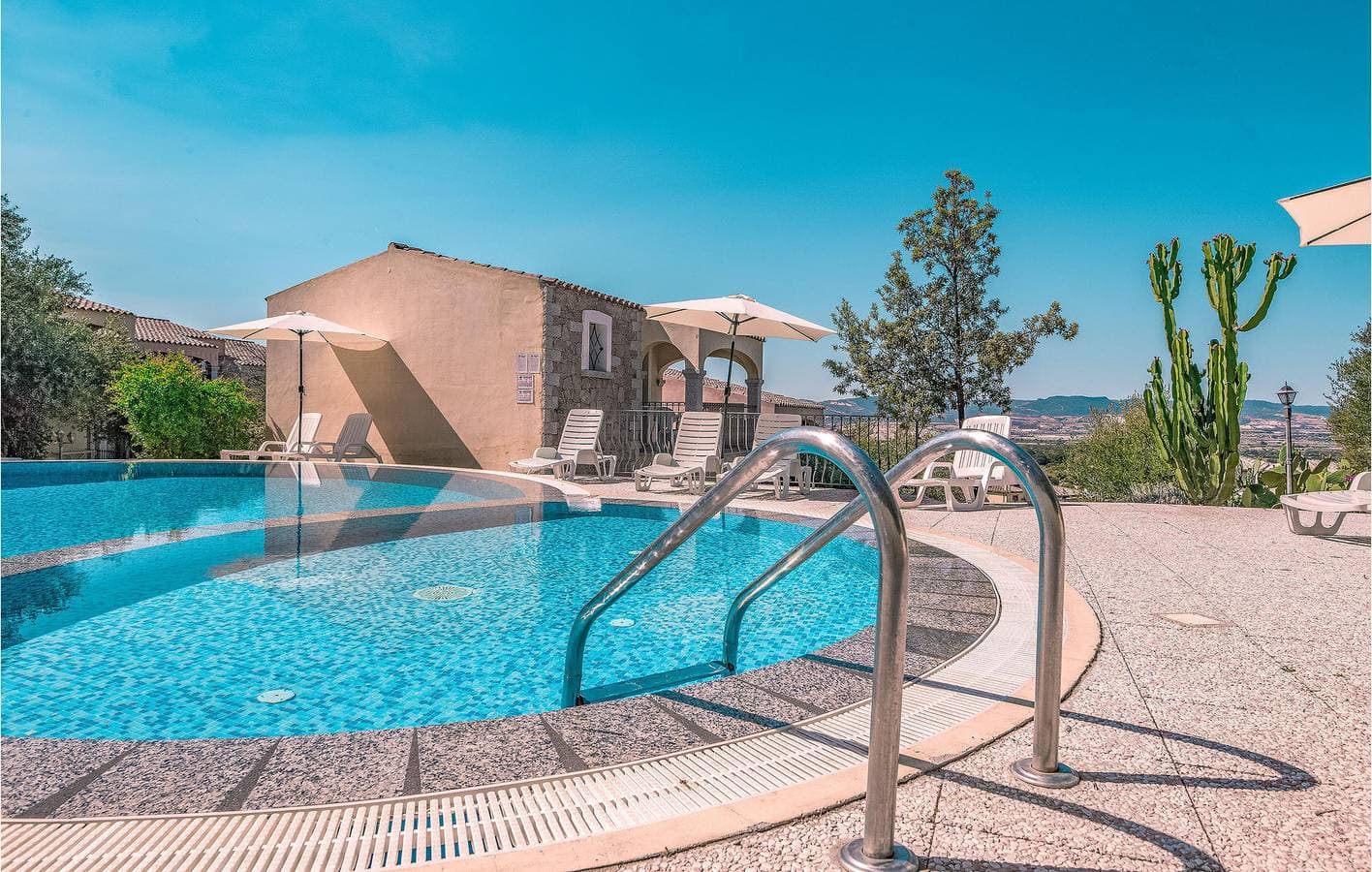 Foto 9 von 21: 2.5km zum Li Junchi Strand - AC, Pool, Parkplatz #Ferienvermietung