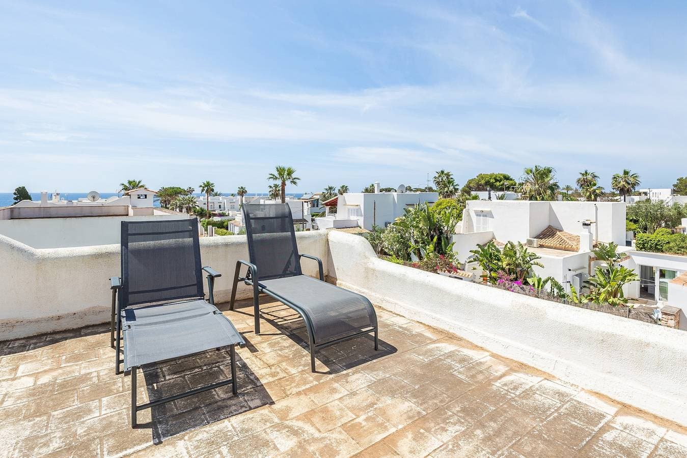 Foto 3 von 28: Villa 'Malik Mit Meerblick Und Pool' mit Meerblick, privater Terrasse und WLAN