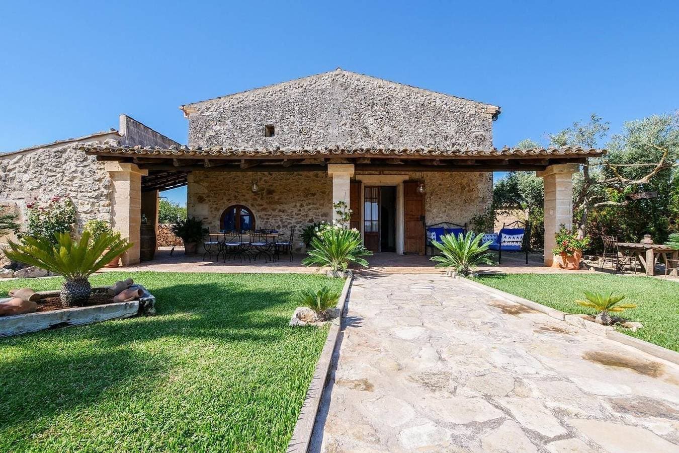 Foto 4 von 38: Ferienhaus Fonoll mit Bergblick, Pool, WLAN, Terrasse und Garten