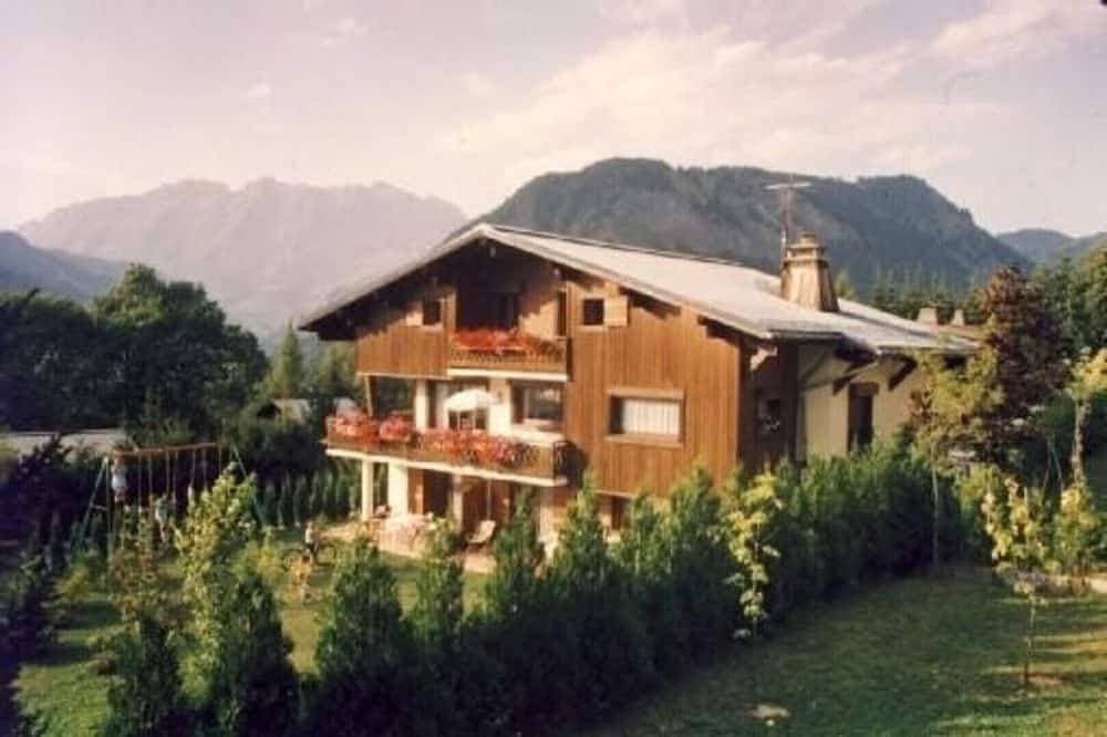 Klassifiziertes Ferienhaus in Frankreich ** in savoyischem Chalet mit Aussicht, Am Fuss Der Pisten 1