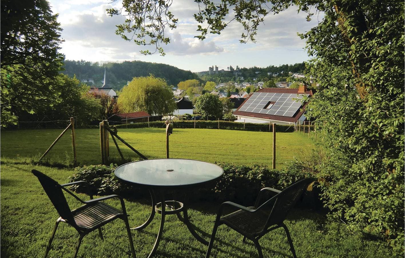 Foto 9 von 23: Moderne Ferienwohnung mit Terrasse & Parkplatz, 900m nach Schönecken.