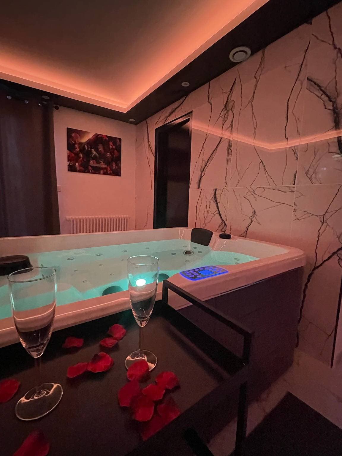 Foto 11 von 31: Ferienhaus 'La Casa De Lové Suite Jacuzzi' mit privatem Garten und WLAN