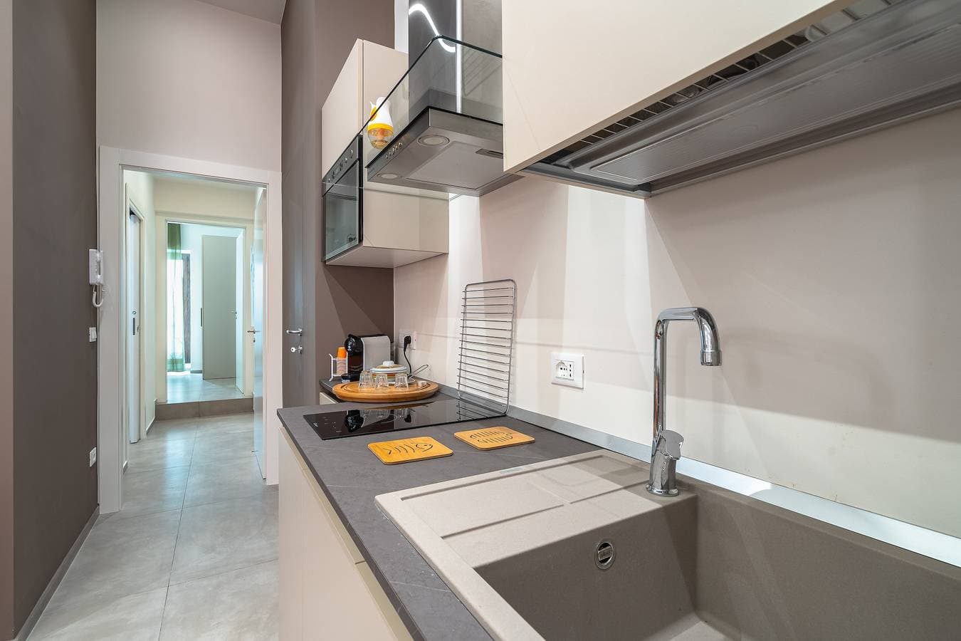 Foto 7 von 34: Ferienwohnung 'La Casetta Del Cuore' mit privatem Hinterhof, WLAN und Klimaanlage