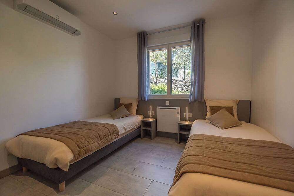 Foto 5 von 23: South Ardeche Neue Villa mit privatem Pool - 6 bis 8 Personen
