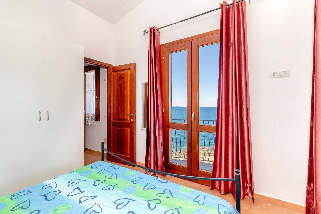 Foto 9 von 23: Ferienwohnung "Casa sulla Scogliera Isola Rossa" auf Isola Rossa