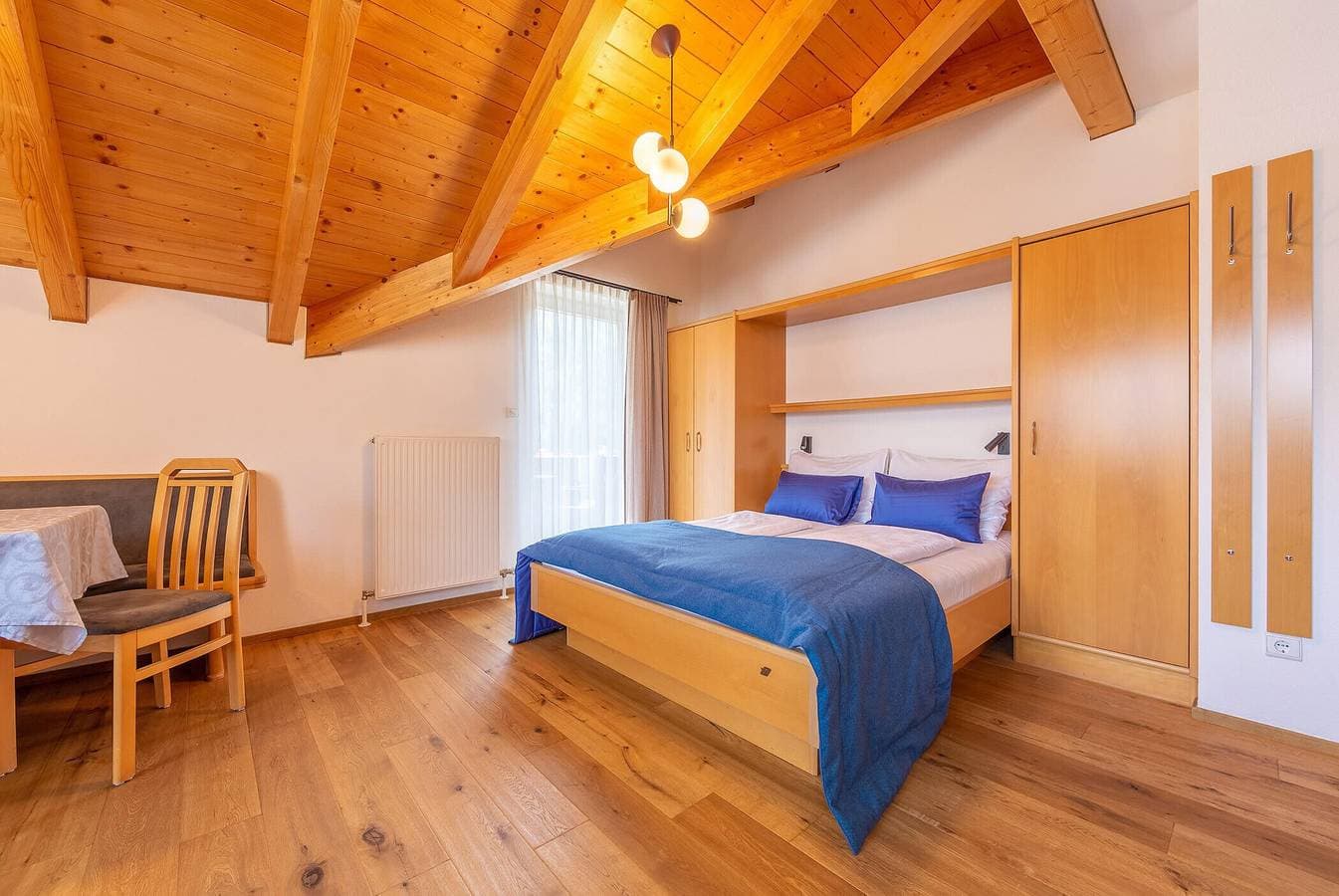 Foto 6 von 10: Einzimmerapartment 'Alpengruss Air' mit Bergblick, Gemeinschaftsgarten und WLAN
