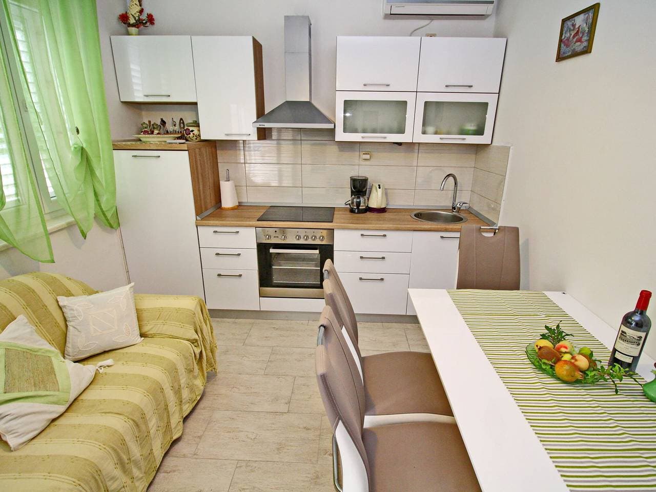 Foto 11 von 45: Green Garden House - Four Bedroom House with Private Pool