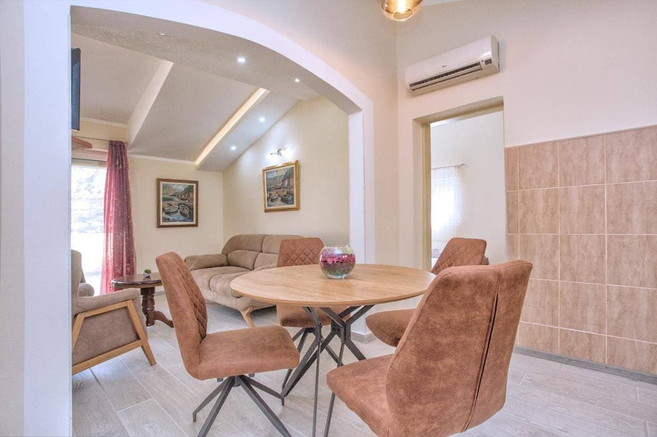Foto 11 von 19: Two-Bedroom Apartment with Terrace and Sea View