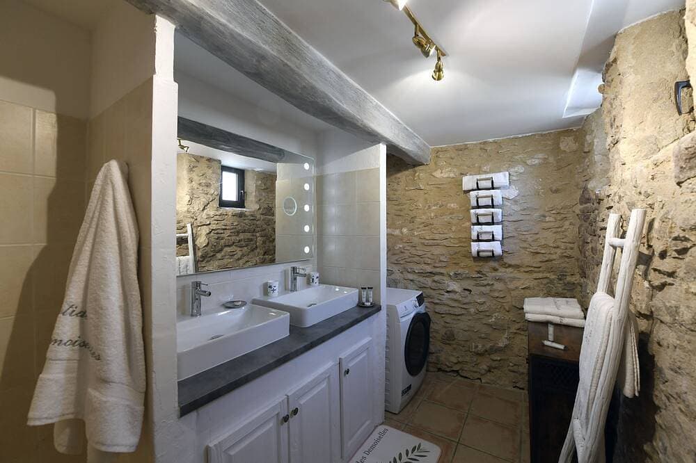 Foto 8 von 30: Gîte-Ensuite mit Dusche-Blick auf die Landschaft