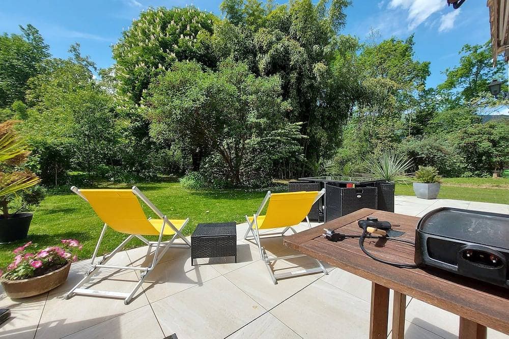 Centre St Jorioz : Charmant et Spacieux Studio Avec Terrasse et Jardin Privatif 1