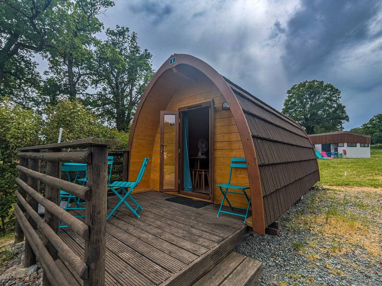 Waldhütte in Berry in der Nähe eines Wassersportzentrums 1
