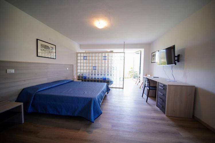 Foto 3 von 10: Standard Twin Room with Sea View