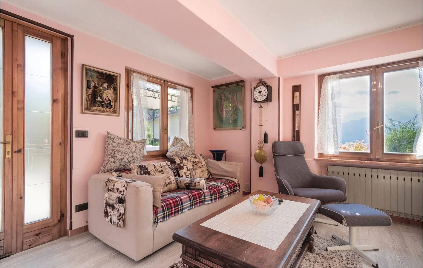 Foto 7 von 16: Luxuriöse Gardasee-Wohnung: Parkplatz, Terrasse, und Internet!