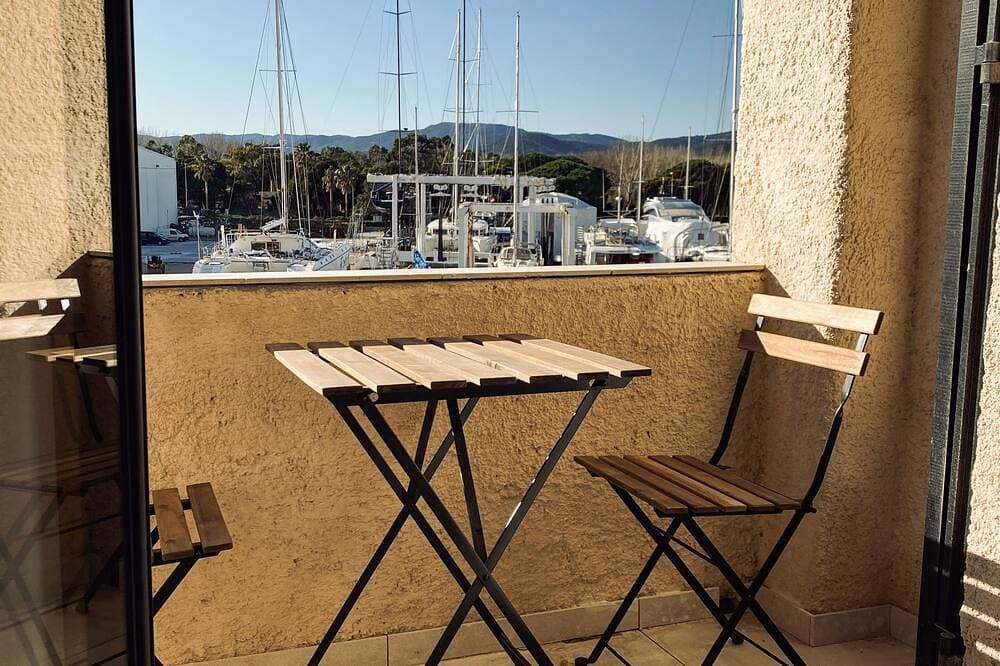 Foto 13 von 20: Modernes Appartement - Les Pieds dans l'Eau - Saint-Tropez 4