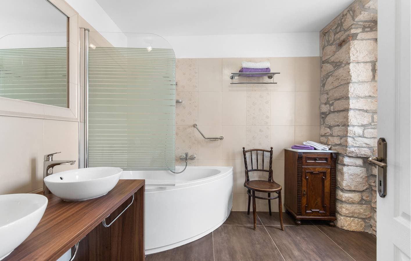 Foto 7 von 41: Charmante 2-Zimmer-Wohnung mit Pool, Terrasse und WLAN in Svetvinčenat