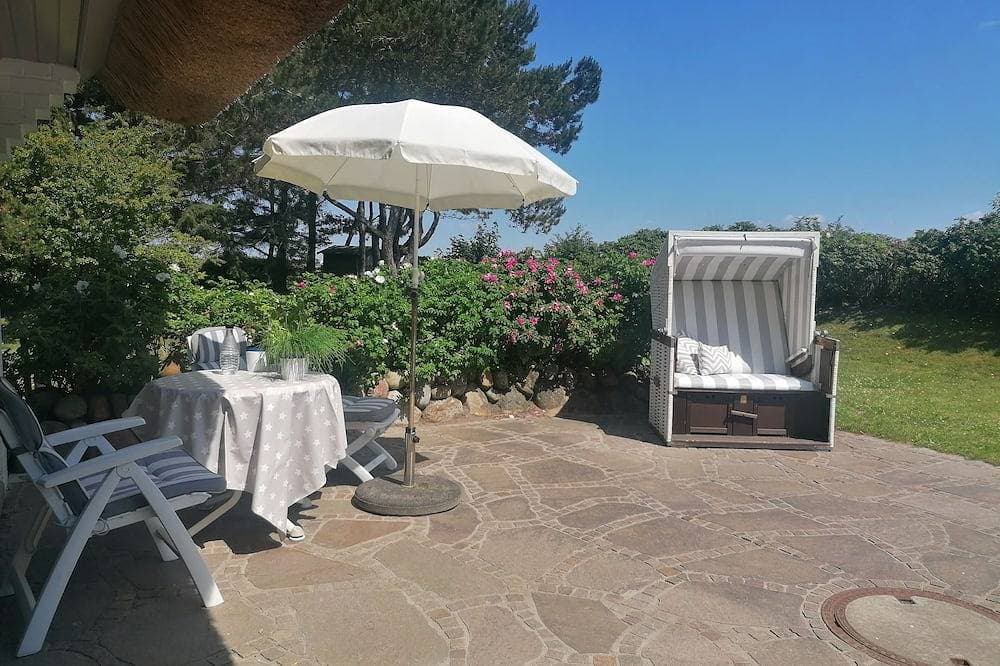 Helles, gemütliches Apartment unter Reet mit großer sonniger Terrasse 1