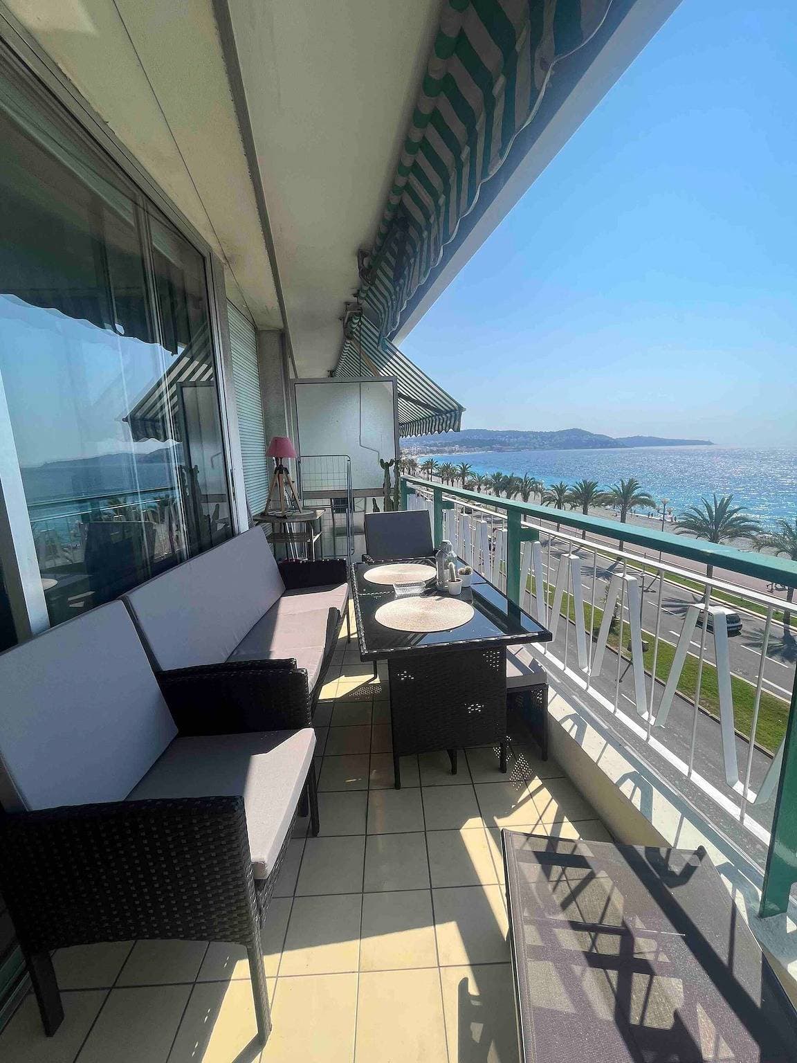 Foto 2 von 10: Charmantes Studio-Apartment mit Meerblick in Nizza, Frankreich