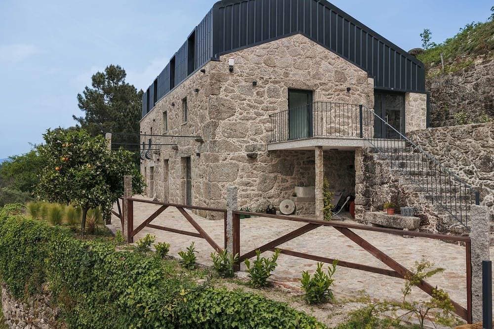 Foto 6 von 30: Cerca da Milhera | Main House | Swimming Pool | Art | Retreat | Minho