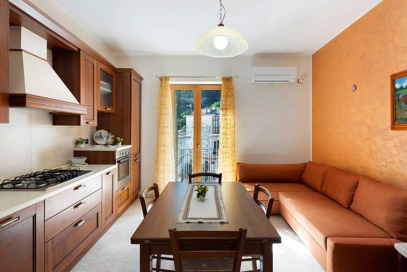 Ce Tour - Nonni's Lemon House 1