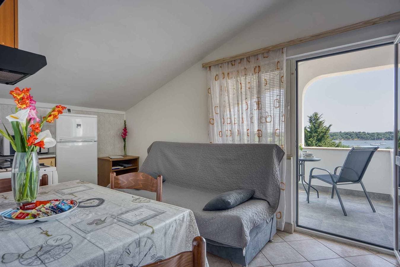 Foto 12 von 29: Ferienwohnung mit Klimaanlage und Meerblick