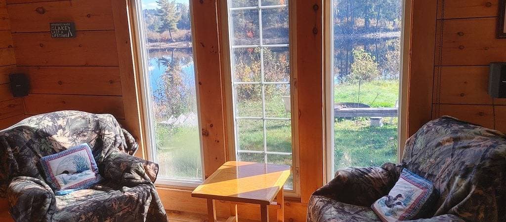 Foto 9 von 23: Clean Romantic Cabin<br>Lakeside Sauna/Tub and Fire Pit