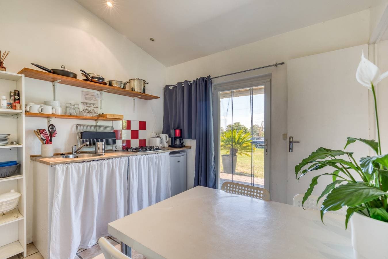 Foto 7 von 23: 'Mas Des Cypres - Mazet 7' mit Privatterrasse, Gemeinschaftsgarten und WLAN
