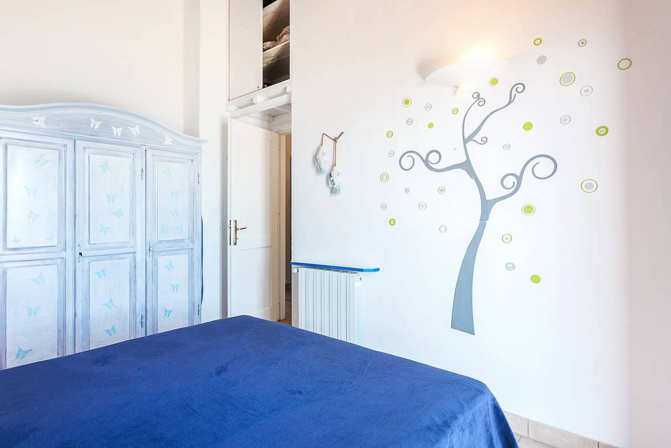 Foto 9 von 28: Ferienwohnung mit traumhaftem Meerblick und Balkon; Parkplätze vorhanden