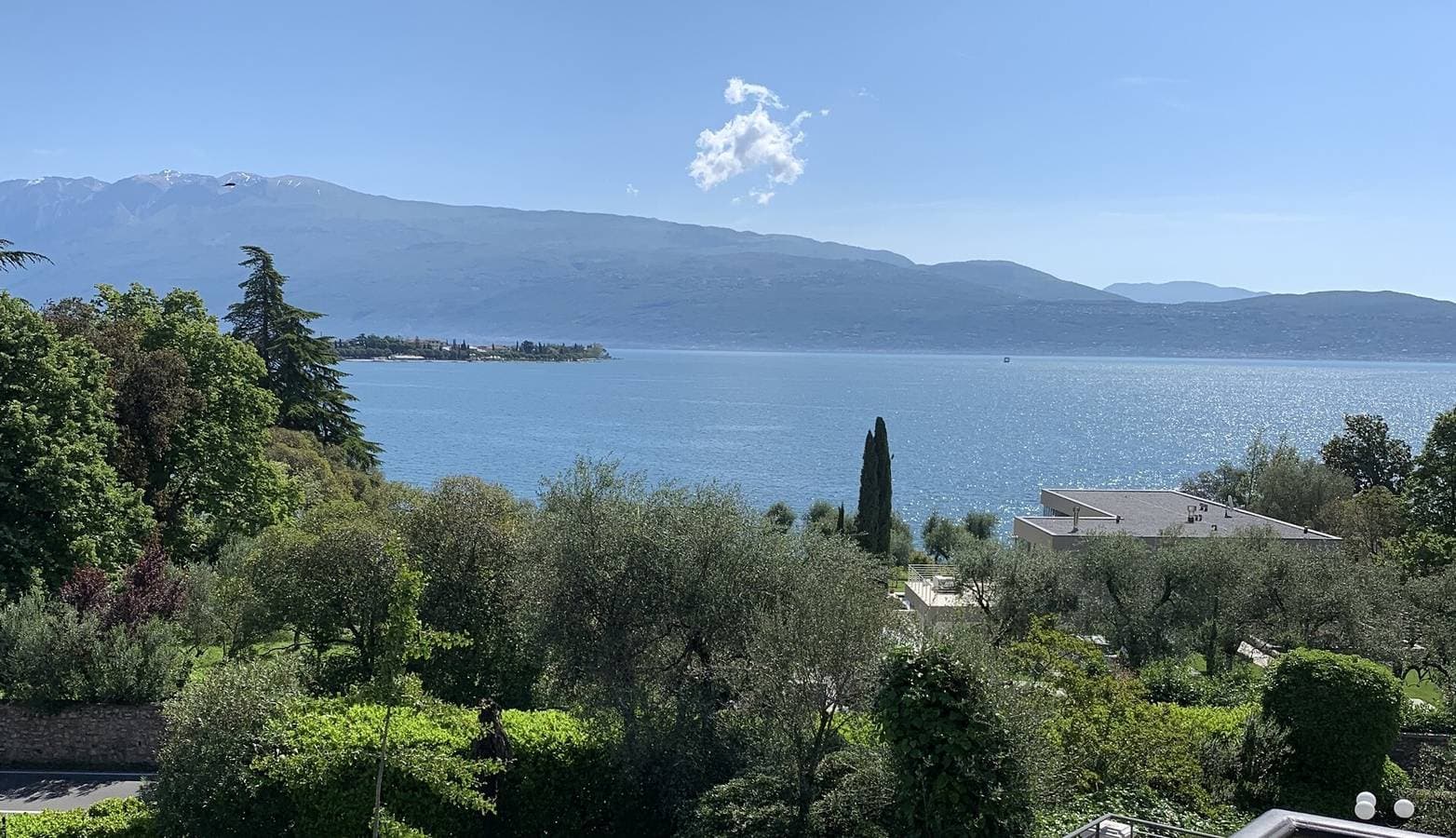 Foto 3 von 23: Ferienwohnung 'Villa Bornico Marisa' mit Seeblick, WLAN und Klimaanlage
