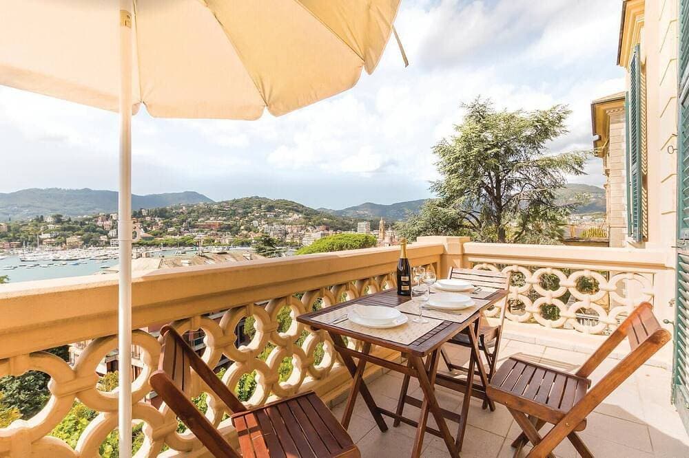 Stunning apartment in Rapallo Ge with swimming pool 1