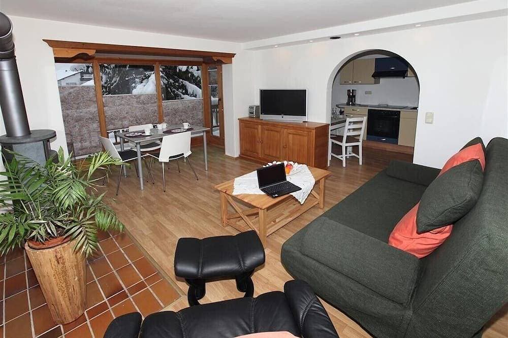 Foto 5 von 10: Schoene, liebevoll komplett renovierte Ferienwohnung direkt unter dem Karwendel.