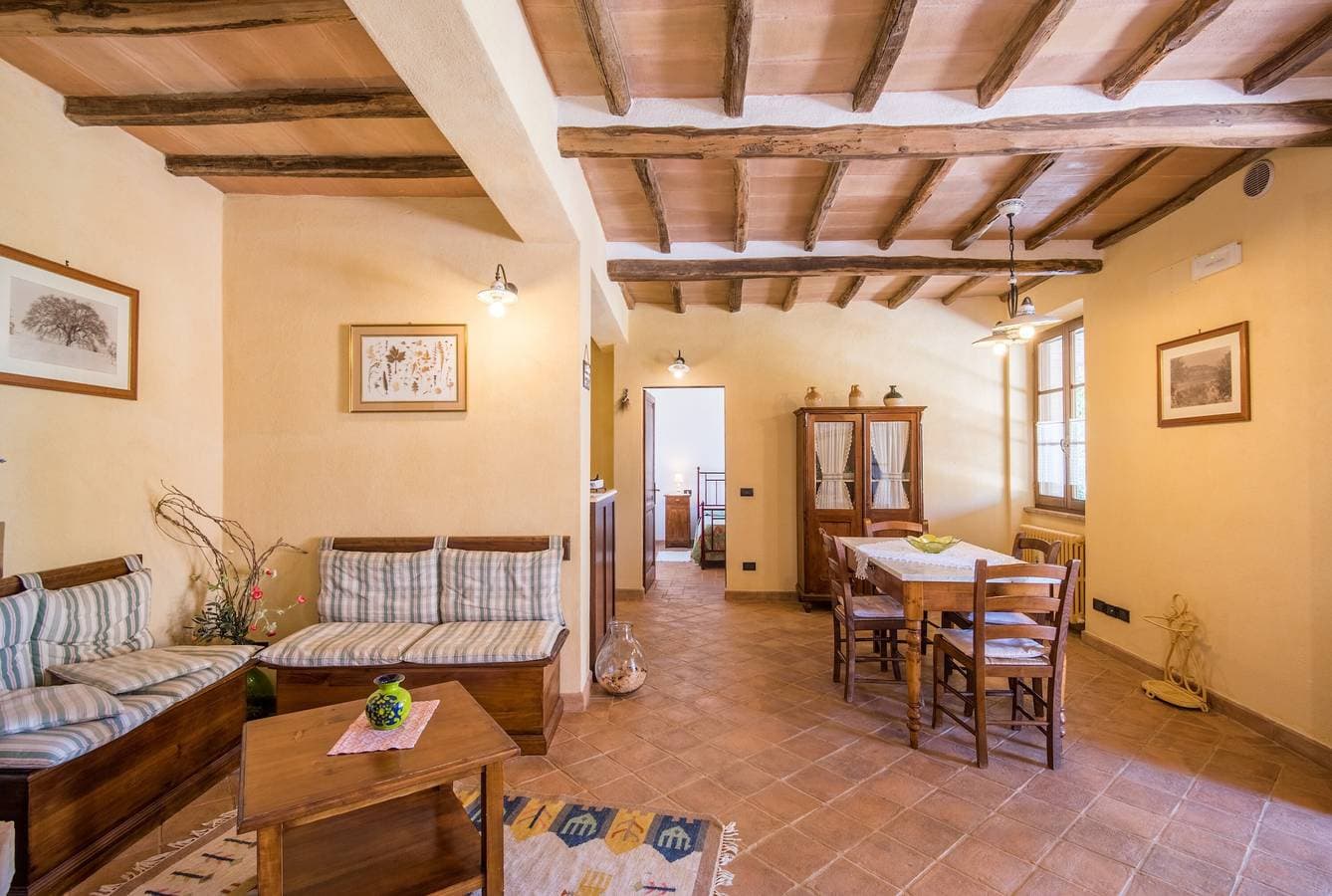 Foto 5 von 23: Podere Giardino Wine & Bed – Wohnung Melograno: Landhaus mit Pool, WLAN & Klimaanlage