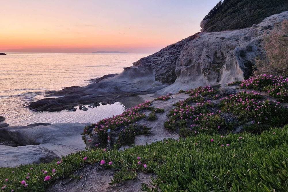 Sea view house: an ideal place for family or friends vacation 1