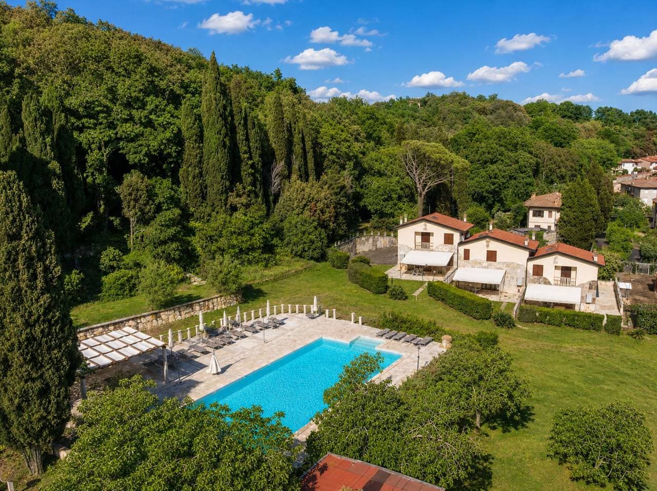 Foto 12 von 57: Ferienwohnung für 8 Personen mit Pool