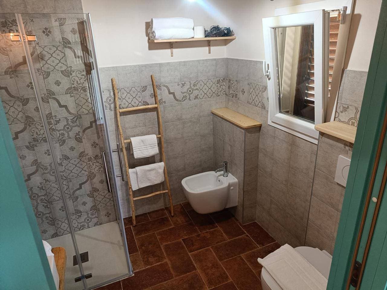 Foto 13 von 14: Double Room with Private Bathroom
