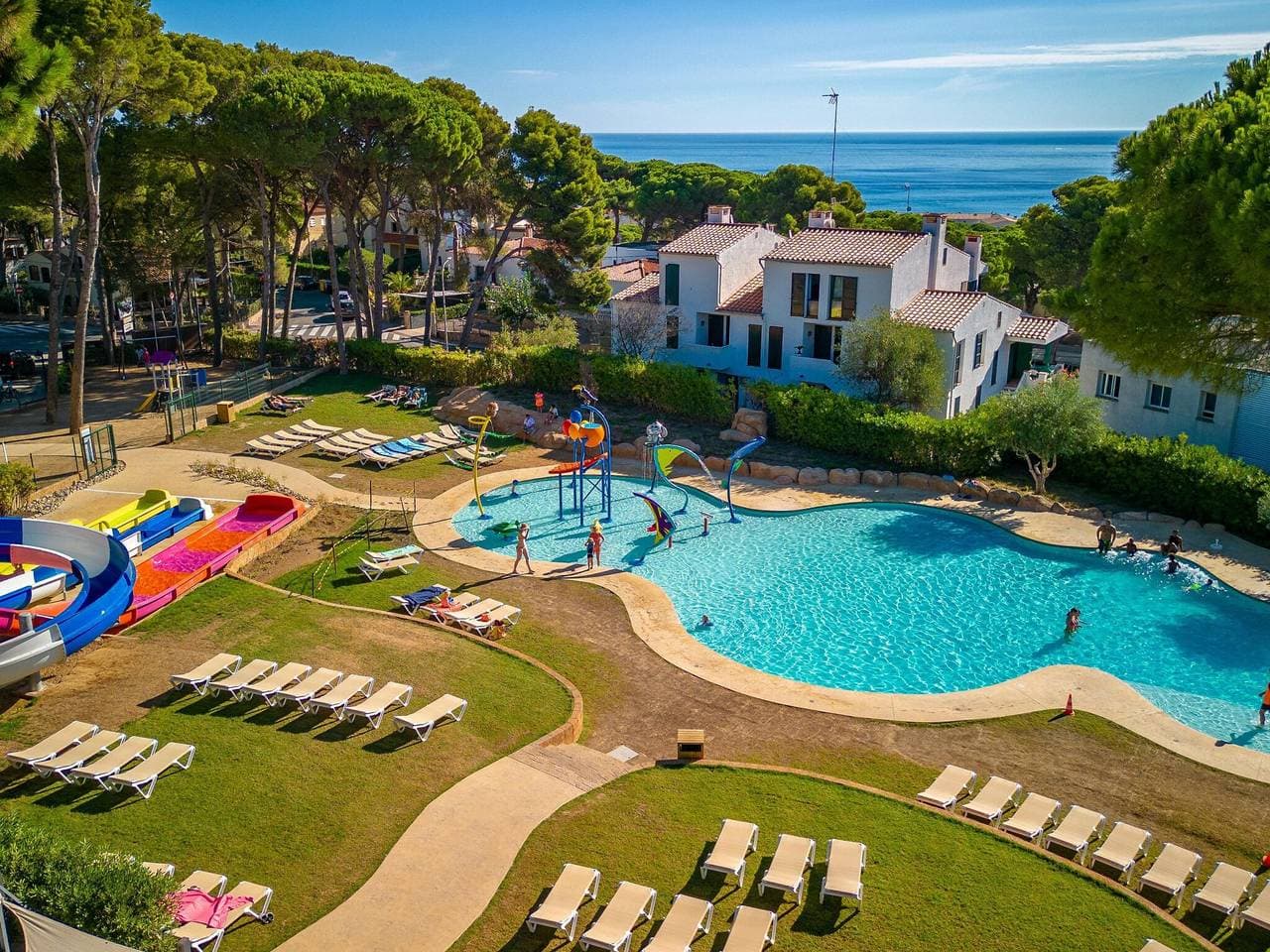 Foto 13 von 71: Bungalow nahe Pals Strand mit Pool