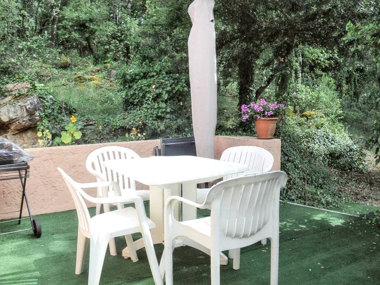 Foto 9 von 16: Charmantes Haus in Montauroux mit Jacuzzi und Blick
