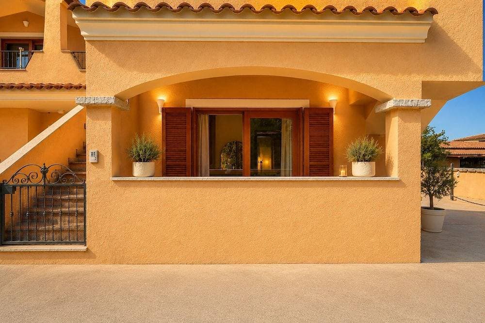 Apartment with Private Garden and Patio - Relaxation and Comfort Two Steps from the Sea 1