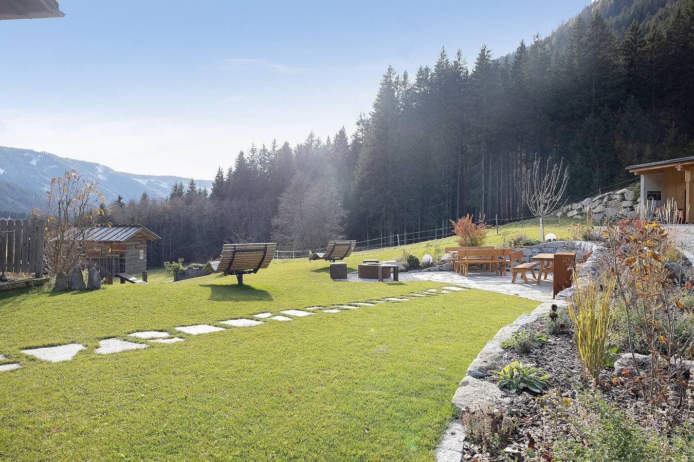 Foto 12 von 28: Ferienwohnung 'Lärche' mit Bergblick, Gemeinschaftsterrasse und Wi-Fi