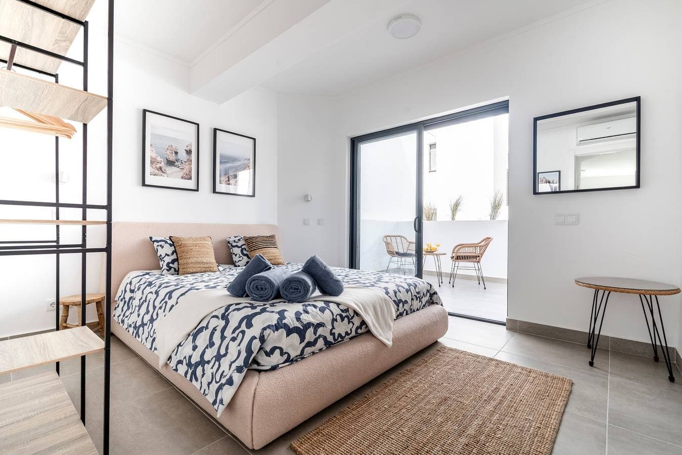 Foto 12 von 21: Portimão Flussblick T2 Luxus 2. Etage mit Balkon, WLAN und Klimaanlage