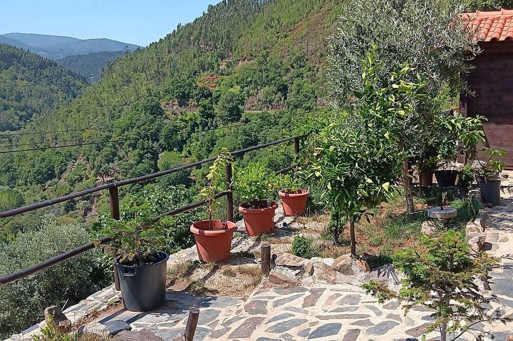 Foto 8 von 30: Relax at Ceira Cottage -Private Plunge Pool & Nature Escape