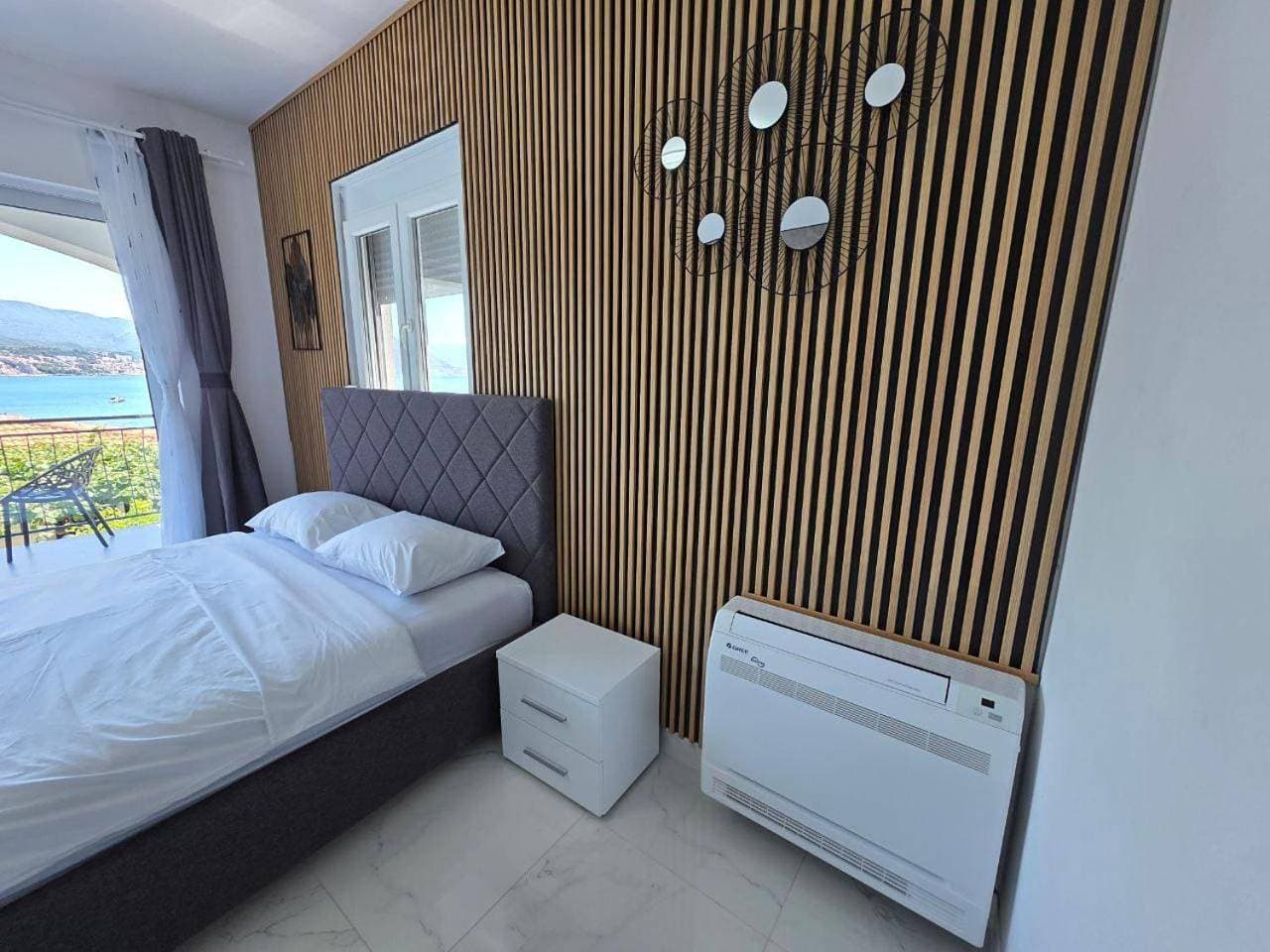 Foto 8 von 32: One-Bedroom Apartment with Balcony and Sea View