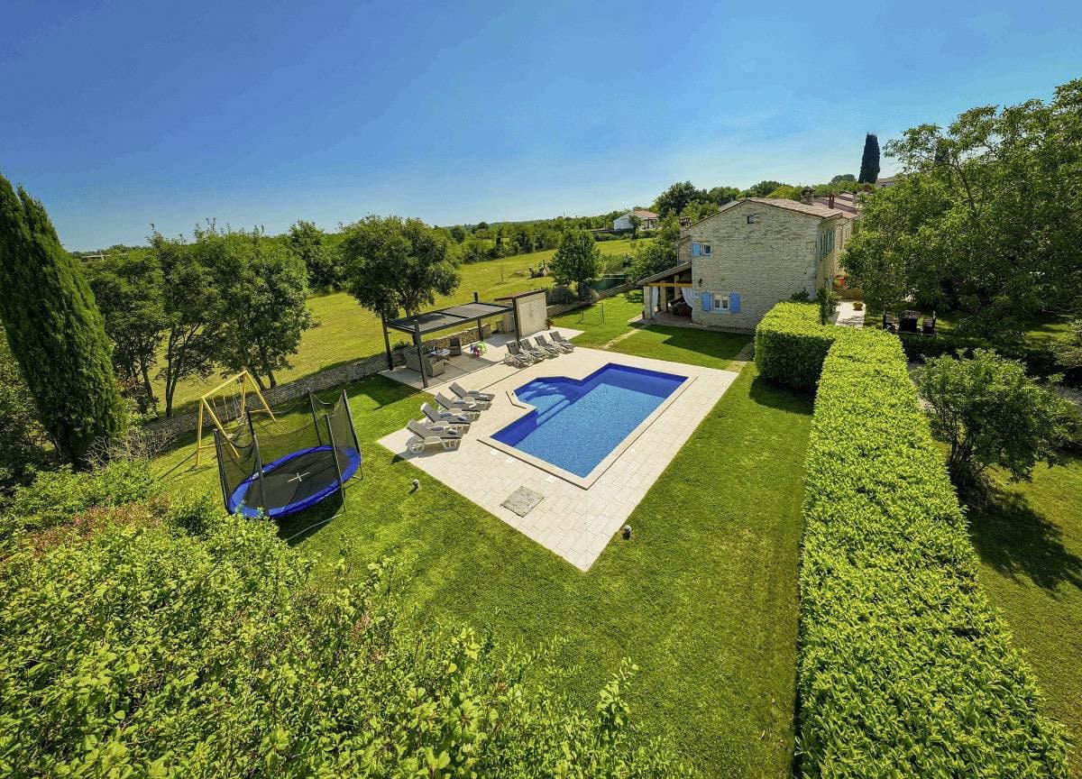 Foto 4 von 48: Ferienhaus Agricola * 2000 m2 Garten, privater Pool, Grill, WLAN