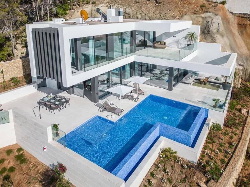 Foto 2 von 54: Villa with Private Pool