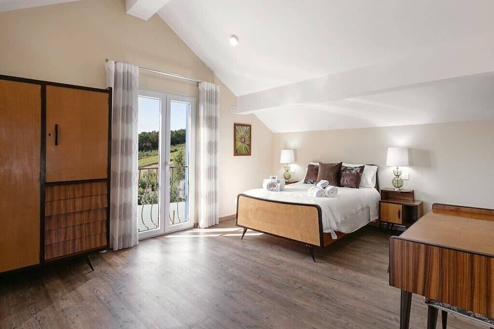 Foto 2 von 22: Luxury 4-bedroom villa with heated pool and private property in tranquil Guisado