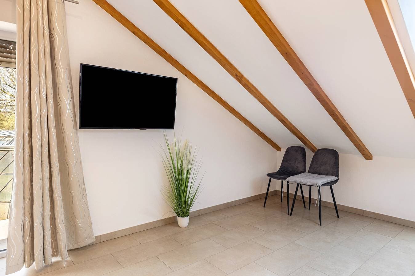 Foto 10 von 28: Ferienwohnung 'Rheinblick' mit Seeblick, Balkon und WLAN
