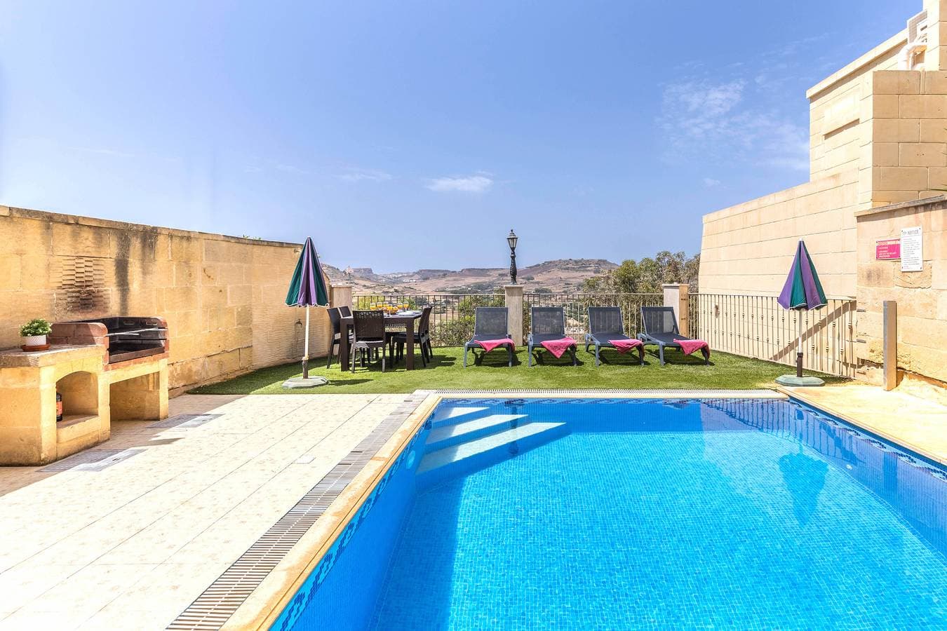Foto 2 von 33: Villa für 4 Personen mit Garten